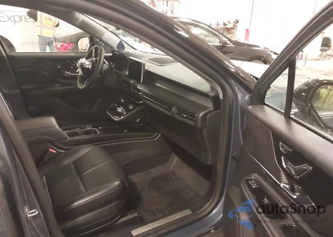 2022 Lincoln Corsair Standard z USA, uszkodzony, nr VIN 5LMCJ1D94NUL08564